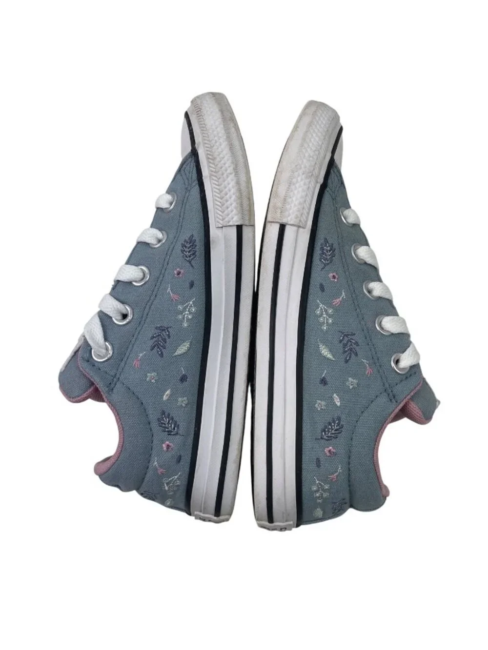 Converse Chuck Taylor Street Low Kids Embroidered Tiny Florals Size 2 Youth